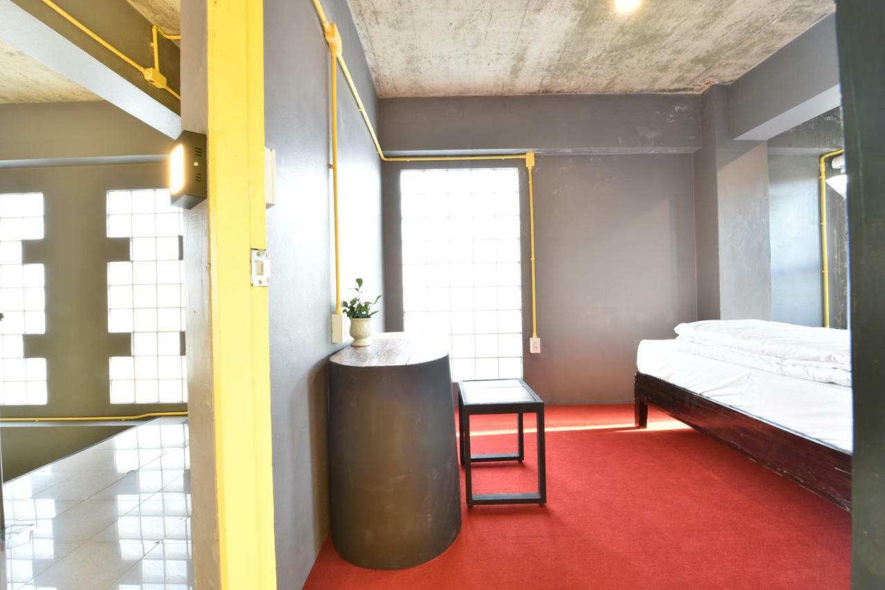 248 Street Hostel Chiang Mai Bagian luar foto
