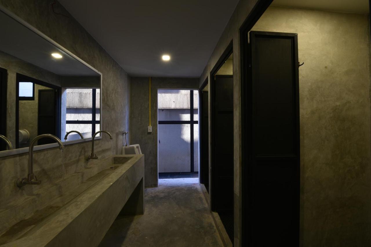 248 Street Hostel Chiang Mai Bagian luar foto