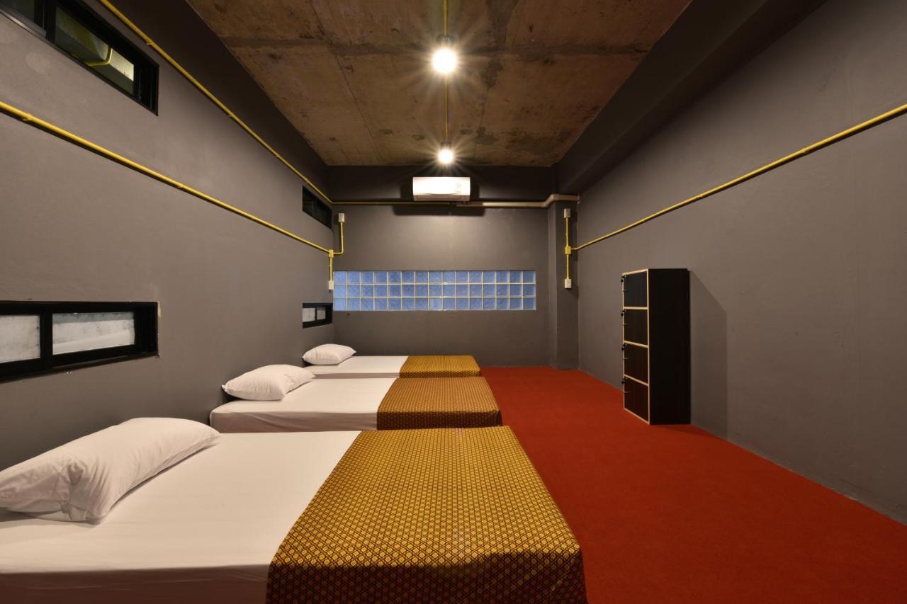 248 Street Hostel Chiang Mai Bagian luar foto