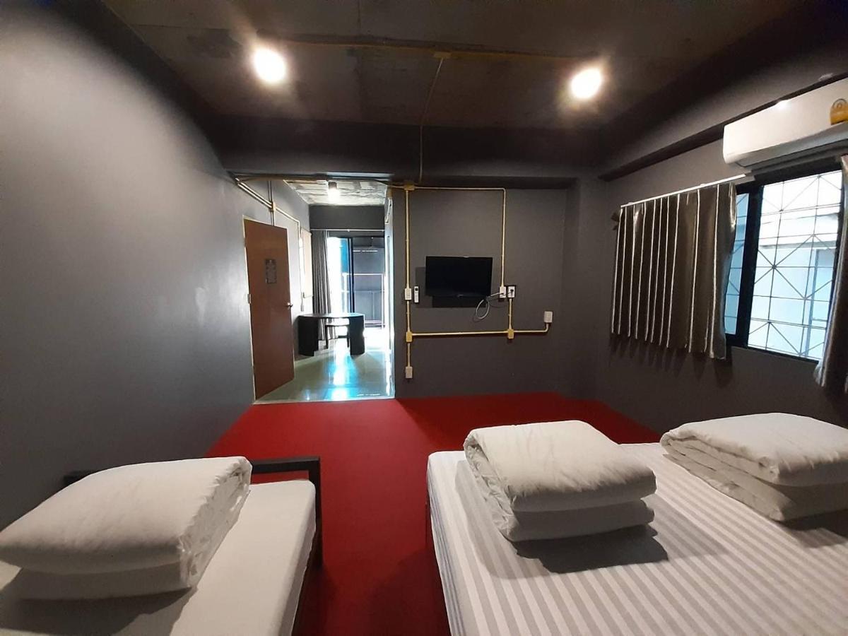 248 Street Hostel Chiang Mai Bagian luar foto